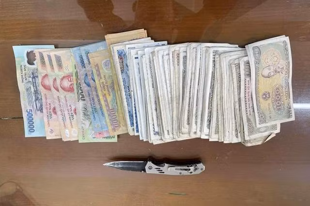 Tang vật vụ trộm cắp tài sản tại đình Bí Giàng. Ảnh: Dân Trí