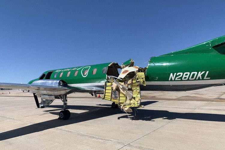 Chiếc máy bay Fairchild Metroliner gần như đứt đôi sau tai nạn Chiếc máy bay Fairchild Metroliner gần như đứt đôi sau tai nạn