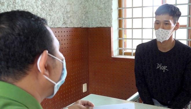 Đối tượng Nguyễn Hoài Phong tại cơ quan công an. Ảnh: Dân Trí Đối tượng Nguyễn Hoài Phong tại cơ quan công an. Ảnh: Dân Trí