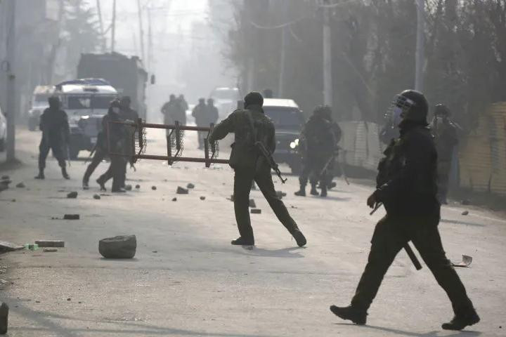 Hai cảnh sát Ấn Độ thiệt mạng trong vụ phục kích của phiến quân hôm 13-12-2021