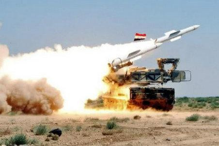 Tên lửa phòng không của Syria được phóng đi. Ảnh minh họa Tên lửa phòng không của Syria được phóng đi. Ảnh minh họa