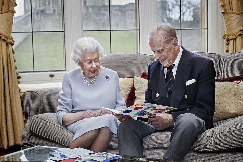 Bức ảnh chụp Hoàng thân Philip và Nữ hoàng Anh Elizabeth II hồi tháng 11-2020