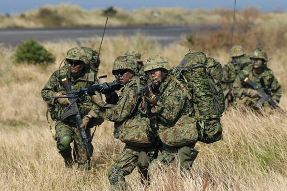 Các binh sĩ thuộc Lực lượng Phòng vệ Nhật Bản