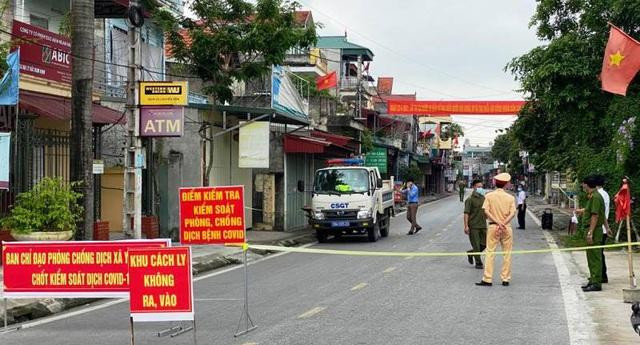 Chốt kiểm soát dịch bệnh tại xã Yên Cường, huyện Ý Yên, tỉnh Nam Định. Ảnh: Dân Trí
