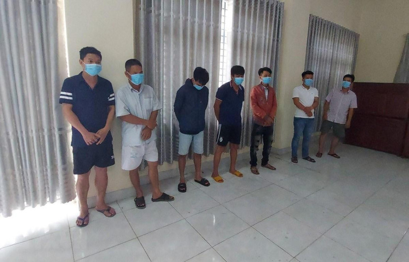 Các đối tượng bị công an bắt giữ. Ảnh: TTXVN Các đối tượng bị công an bắt giữ. Ảnh: TTXVN