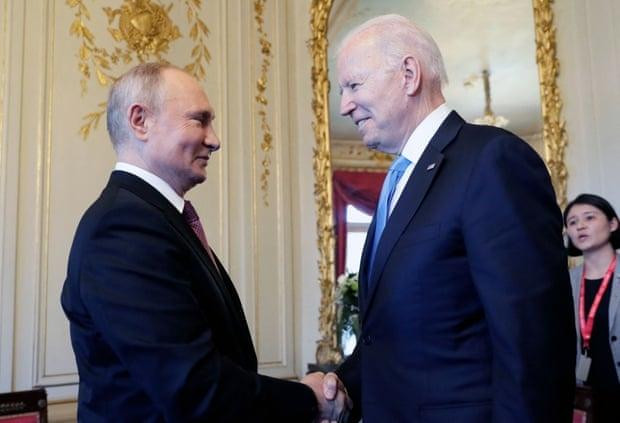 Tổng thống Nga Vladimir Putin và người đồng cấp Mỹ Joe Biden trước khi bắt đầu Hội nghị thượng đỉnh ở Geneva hôm 16-6-2021