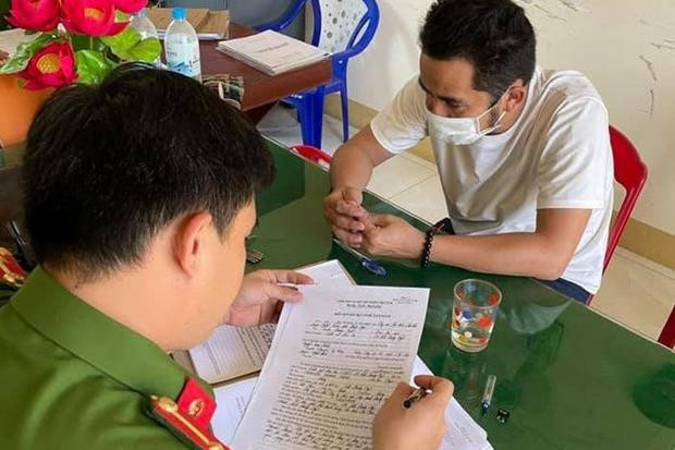 Nguyễn Thanh Tùng làm việc với cơ quan công an. Nguồn: Vietnamplus.vn Nguyễn Thanh Tùng làm việc với cơ quan công an. Nguồn: Vietnamplus.vn