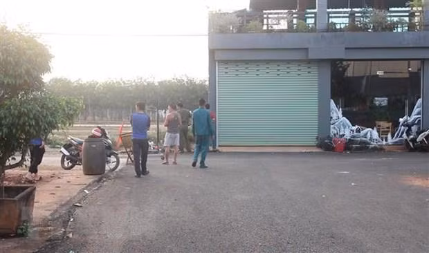 Hiện trường xảy ra hỗn chiến khiến nam thanh niên bị đâm tử vong. Ảnh: TTXVN