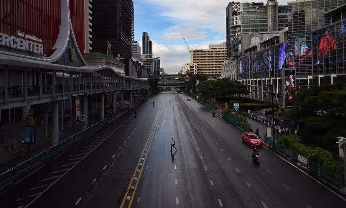 Đường phố trung tâm Thủ đô Bangkok sau khi áp đặt hạn chế mới hôm 12-7