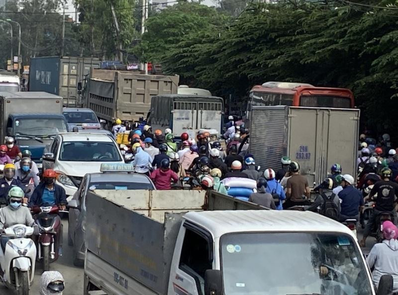 Tuyến đường để giảm tải cho đường 70 thì vô tình dội ùn tắc ngược Tuyến đường để giảm tải cho đường 70 thì vô tình dội ùn tắc ngược