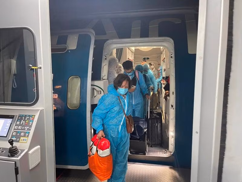 Chuyến bay hạ cánh an toàn tại sân bay quốc tế Cam Ranh lúc 0h ngày 25/6