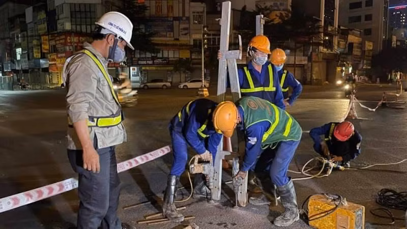 Đóng nút giao Lê Văn Lương- Tố Hữu để thi công hầm chui