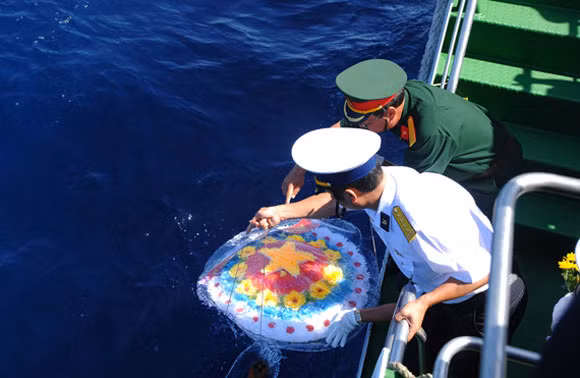 Dành trọn tình yêu cho Trường Sa - biển trời thiêng liêng của Tổ quốc ảnh 9