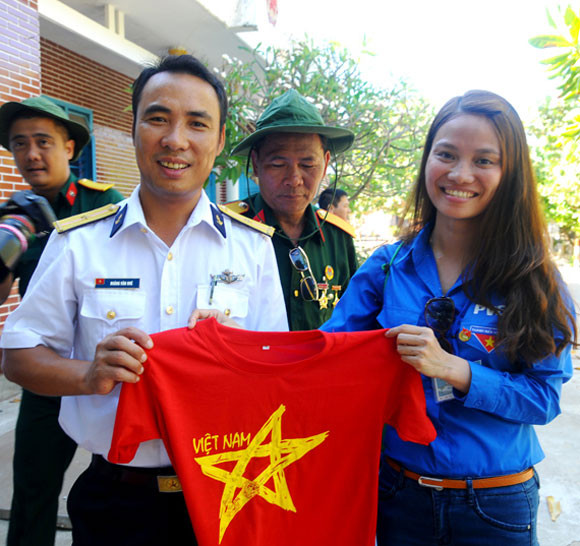 Dành trọn tình yêu cho Trường Sa - biển trời thiêng liêng của Tổ quốc ảnh 5