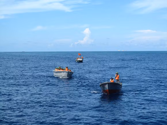 Dành trọn tình yêu cho Trường Sa - biển trời thiêng liêng của Tổ quốc ảnh 6