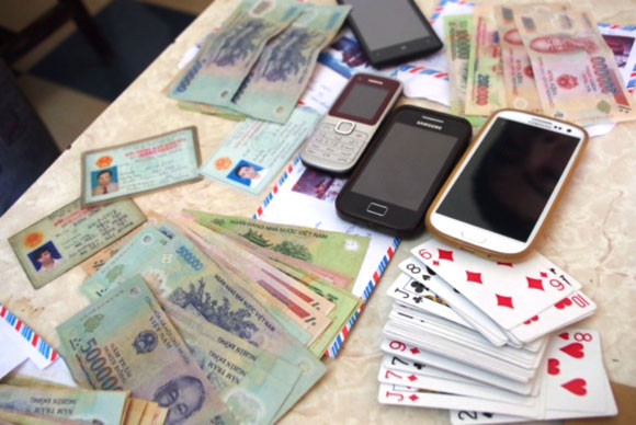 Bốn cán bộ Cảng Hải Phòng bị bắt khi đánh bạc trong khách sạn ở Hà Tĩnh ảnh 2