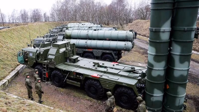 Hệ thống phòng thủ tên lửa S-400 của Nga