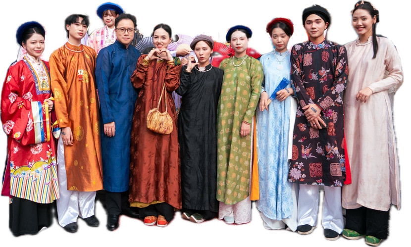 Đoàn làm phim “Thám tử Kiên” ra mắt tại Hà Nội