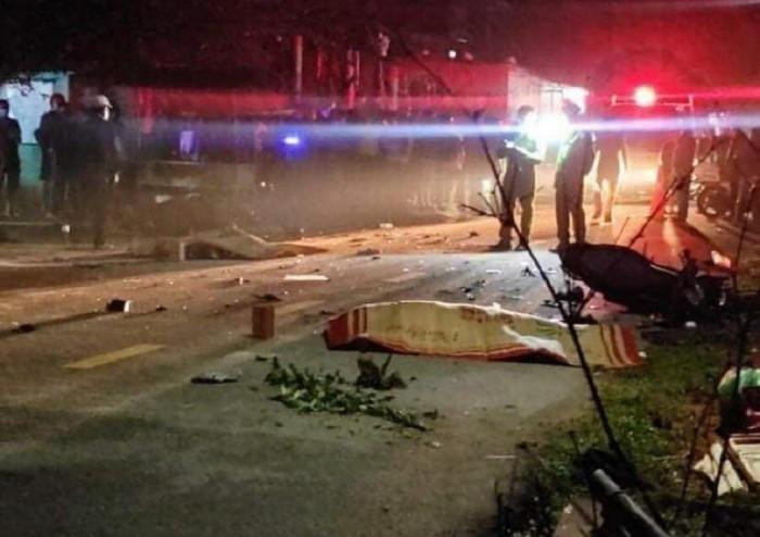 Hiện trường vụ TNGT hai xe máy đâm nhau tại Huế làm 3 người chết, 1 người bị thương nặng