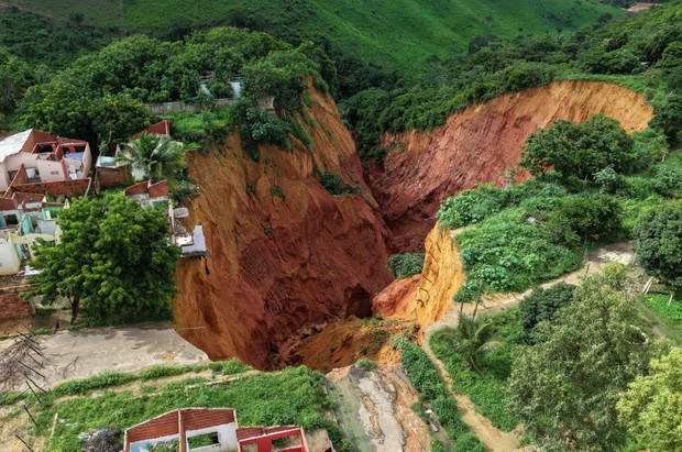 Một hố sụt lớn xuất hiện ở Buriticupu