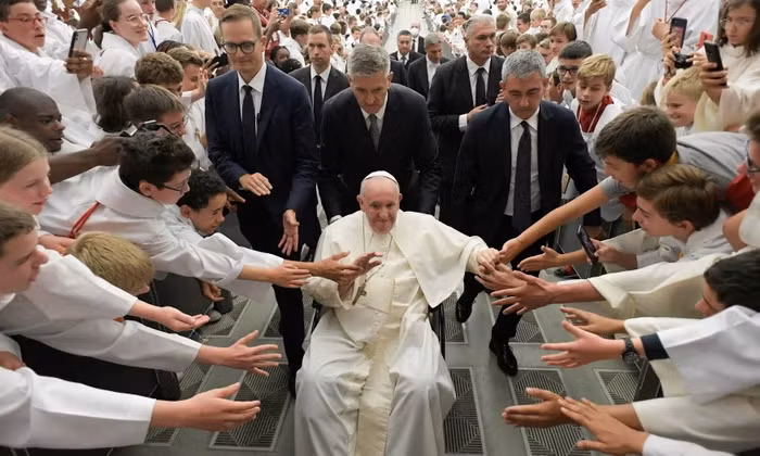 Giáo hoàng Francis gặp những tín đồ người Pháp tại Vatican năm 2022