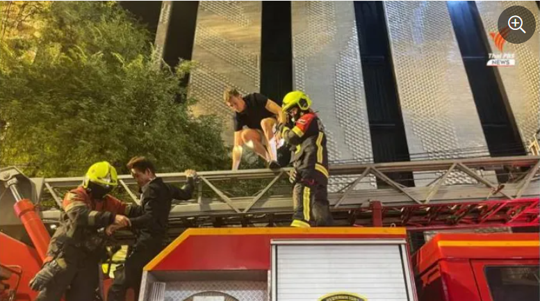 Các nạn nhân được giải cứu khỏi vụ cháy