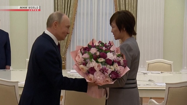 Tổng thống Nga Vladimir Putin gặp bà Abe Akie, phu nhân cố Thủ tướng Nhật Bản Abe Shinzo