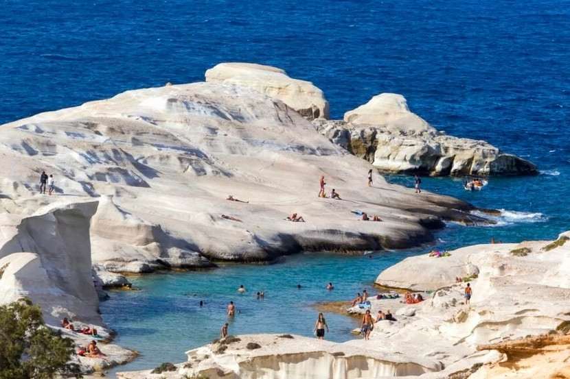 Bãi biển Sarakiniko trên đảo Milos