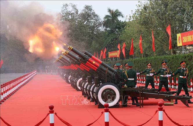 Nghi thức bắn 21 loạt đại bác chào mừng Tổng Bí thư, Chủ tịch nước Trung Quốc Tập Cận Bình thăm cấp Nhà nước tới Việt Nam. Ảnh: An Đăng/TTXVN Nghi thức bắn 21 loạt đại bác chào mừng Tổng Bí thư, Chủ tịch nước Trung Quốc Tập Cận Bình thăm cấp Nhà nước tới Việt Nam. Ảnh: An Đăng/TTXVN