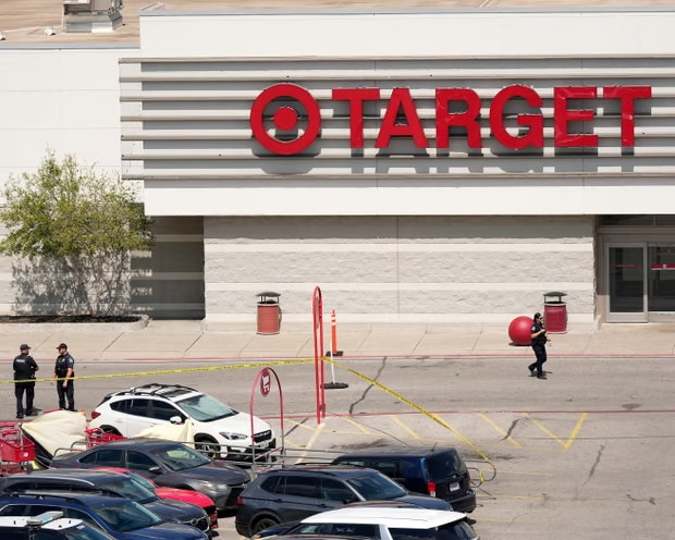 Cảnh sát được triển khai tới hiện trường vụ nổ súng