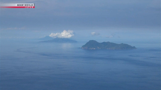 Giáo sư Yusaku Ohta phát hiện ra rằng đảo Kodakarajima đã dịch chuyển 6 cm về phía Bắc-Tây Bắc và đảo Takarajima dịch chuyển 3,5 cm về phía Nam Giáo sư Yusaku Ohta phát hiện ra rằng đảo Kodakarajima đã dịch chuyển 6 cm về phía Bắc-Tây Bắc và đảo Takarajima dịch chuyển 3,5 cm về phía Nam