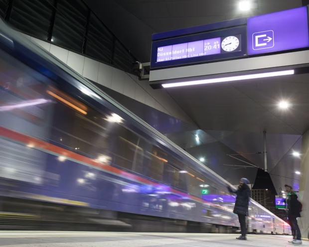 Sự việc đã khiến đoàn tàu đến Vienna chậm 7 phút