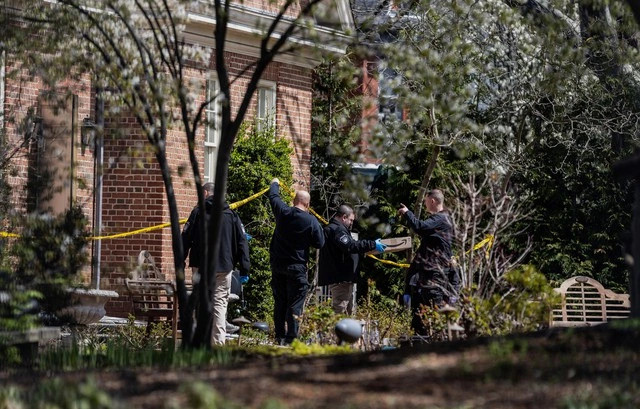 Cảnh sát điều tra hiện trường vụ việc