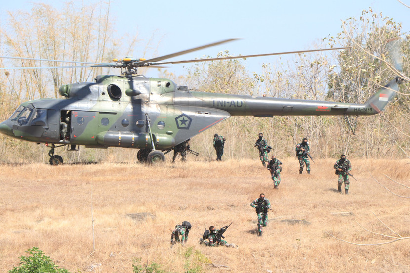 Nội dung tập trận năm nay bao gồm đổ bộ bãi biển, nhảy dù và diễn tập giành lại các đảo bị chiếm giữ