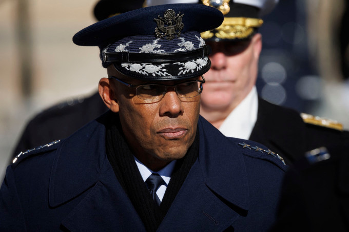 Tướng Charles Q. Brown