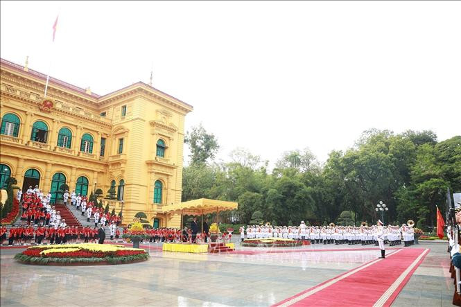 Lễ đón Tổng Bí thư, Chủ tịch nước Trung Quốc Tập Cận Bình thăm cấp Nhà nước tới Việt Nam. Ảnh: TTXVN Lễ đón Tổng Bí thư, Chủ tịch nước Trung Quốc Tập Cận Bình thăm cấp Nhà nước tới Việt Nam. Ảnh: TTXVN