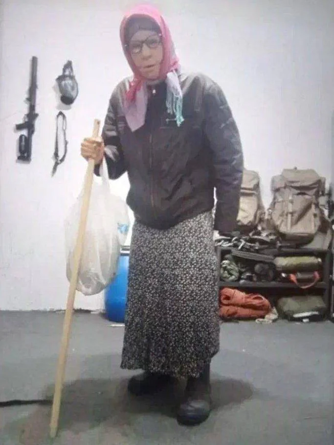 Theo FSB, nghi phạm nam, mặc trang phục của phụ nữ “nhằm đánh lạc hướng cuộc điều tra”