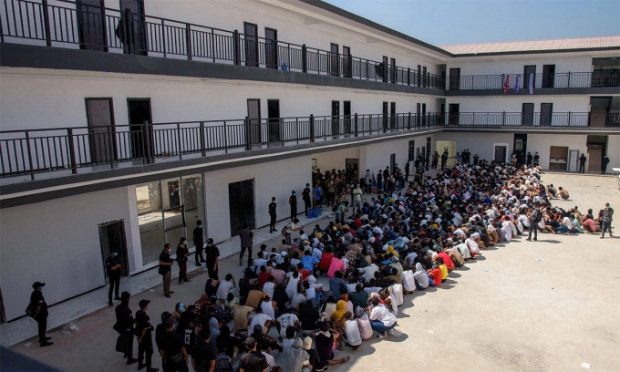 Những người được giải cứu khỏi các trung tâm lừa đảo trực tuyến ở Myawaddy, Myanmar, ngày 26-2 Những người được giải cứu khỏi các trung tâm lừa đảo trực tuyến ở Myawaddy, Myanmar, ngày 26-2