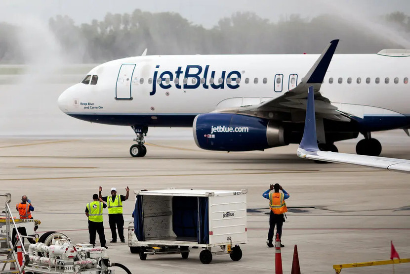 Một chiếc máy bay của Hãng hàng không JetBlue Một chiếc máy bay của Hãng hàng không JetBlue