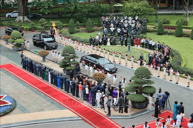 Quang cảnh lễ đón Quang cảnh lễ đón