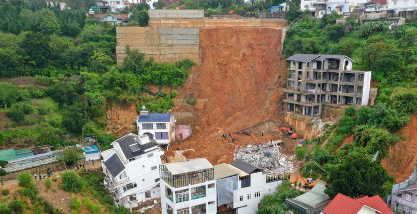 Vụ sạt lở đất ở TP Đà Lạt, Lâm Đồng vào rạng sáng nay khiến 2 người mất tích