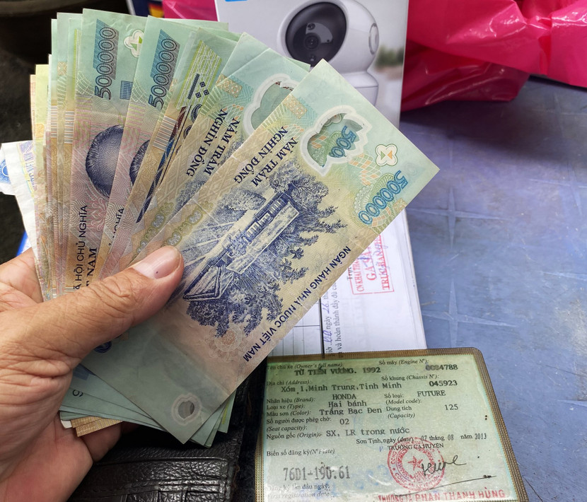 Số tài sản và giấy tờ tùy thân nam hành khách bỏ quên trên tàu Thống Nhất