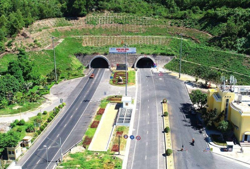 Bộ GTVT sẽ cân đối vốn để sớm xây dựng tuyến cao tốc tránh Nam hầm Hải Vân Bộ GTVT sẽ cân đối vốn để sớm xây dựng tuyến cao tốc tránh Nam hầm Hải Vân