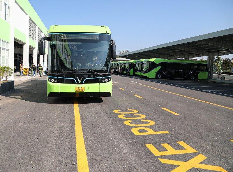 Tuyến buýt điện E03 đầu tiên trên địa bàn TP Hà Nội và cả nước chính thức lăn bánh với lộ trình Hàm Nghi- KĐT Ocean Park