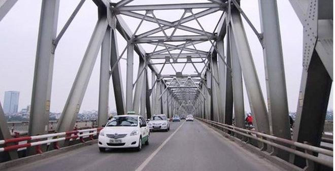 Cho phép 16 xe trung chuyển lưu thông 2 chiều qua cầu Chương Dương