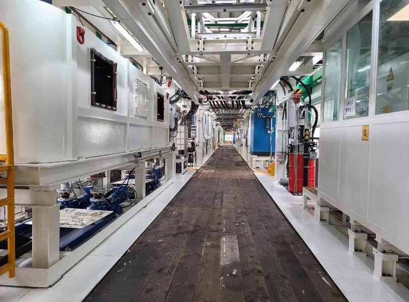 Bên trong máy đào hầm cũng là nơi kỹ sư, công nhân kỹ thuật vận hành máy Bên trong máy đào hầm cũng là nơi kỹ sư, công nhân kỹ thuật vận hành máy