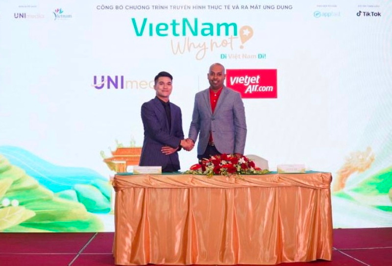 Lãnh đạo Vietjet air và Ban tổ chức ký kết hợp tác Lãnh đạo Vietjet air và Ban tổ chức ký kết hợp tác