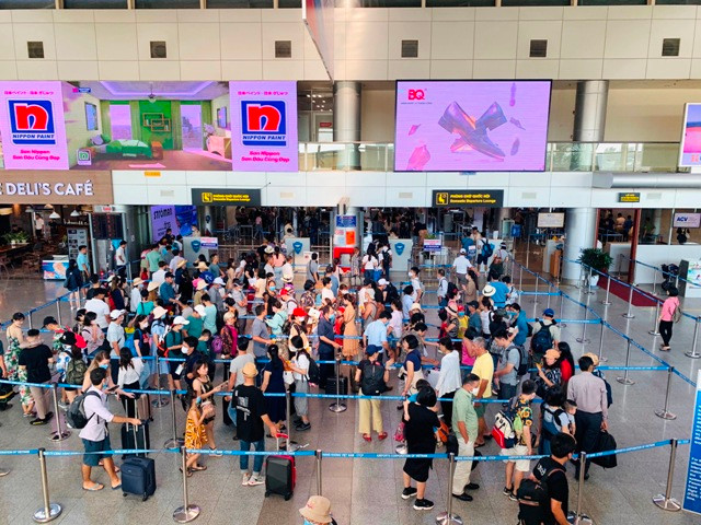 Do ảnh hưởng của bão số 13, sân bay Đà Nẵng sẽ phải đóng cửa từ 12h00 ngày 14/11/2020 đến 10h00 ngày 15/11/2020