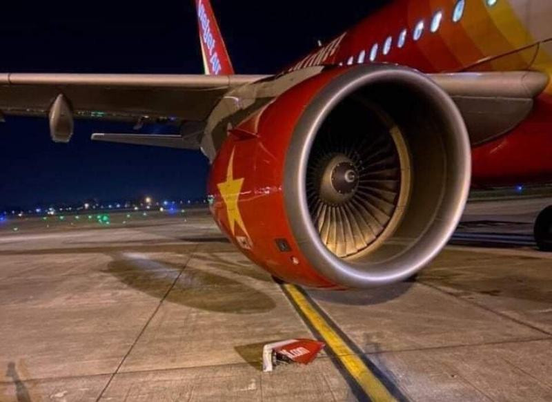 Hôm nay, Tổ điều tra Cục Hàng không sẽ làm việc với tổ lái và các nhân viên hàng không liên quan trong vụ việc hai tàu bay Vietjet Air va chạm tại Nội Bài Hôm nay, Tổ điều tra Cục Hàng không sẽ làm việc với tổ lái và các nhân viên hàng không liên quan trong vụ việc hai tàu bay Vietjet Air va chạm tại Nội Bài