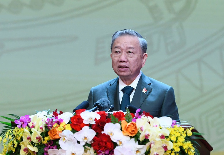 Tổng Bí thư Tô Lâm, Bí thư Quân ủy Trung ương đọc diễn văn kỷ niệm tại buổi lễ (ảnh Nhật Bắc)